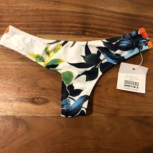 Midori Hibiscus Honey Whale Tale